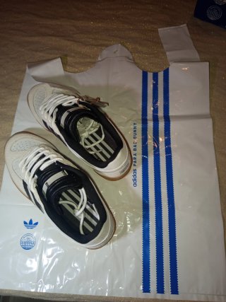 Zapatillas Adidas Blancas y Negras