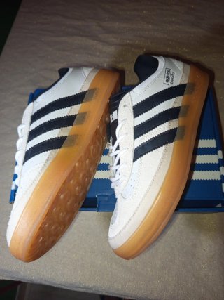 Zapatillas Adidas Blancas y Negras