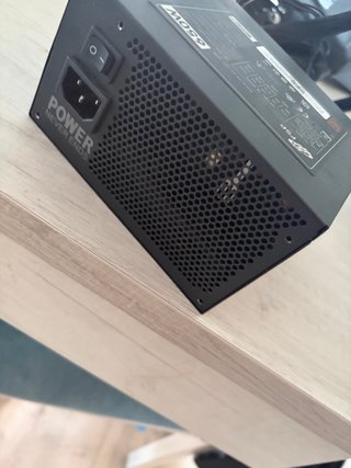 Zotac RTX 4060 Ti  8gb GDDR6 + Fuente Alimentación