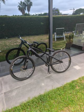 Bicicleta Dirt Jump a piezas