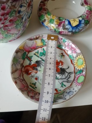 Lote de 4 piezas de porcelana de Macao