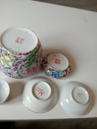 Lote de 4 piezas de porcelana de Macao