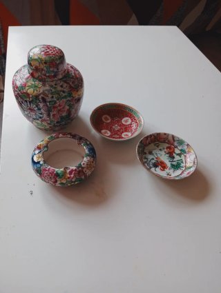 Lote de 4 piezas de porcelana de Macao