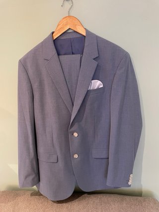 Traje de boda gris azulado