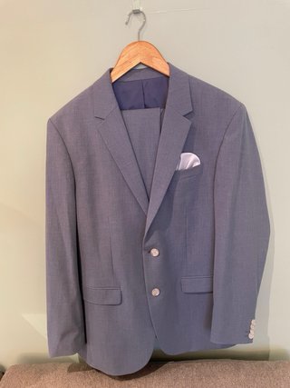 Traje de boda gris azulado
