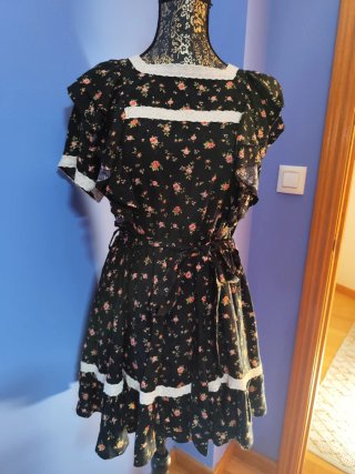 Vestido floral negro talla M