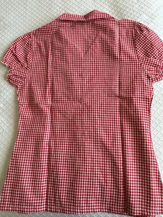 Blusa cuadros rojos y blancos INSIDE