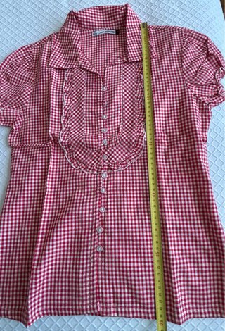 Blusa cuadros rojos y blancos INSIDE
