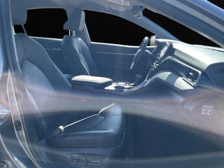 Camry 2.5 220H Advance sedán 160kW