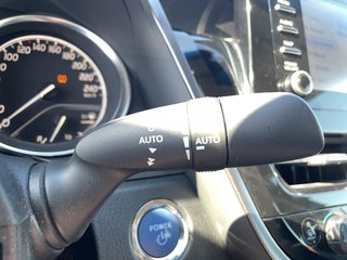 Camry 2.5 220H Advance sedán 160kW