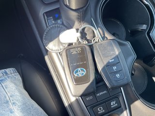 Camry 2.5 220H Advance sedán 160kW