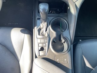 Camry 2.5 220H Advance sedán 160kW