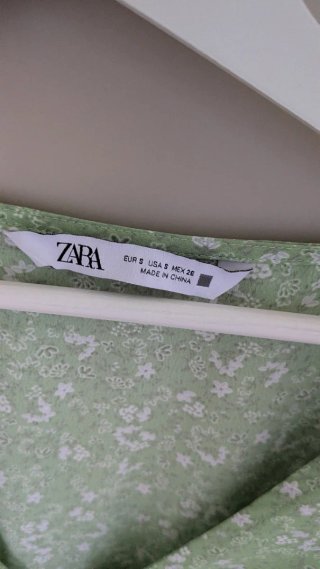 Vestido Zara verde estampado floral S
