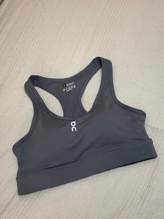 Top deportivo On Running gris talla S