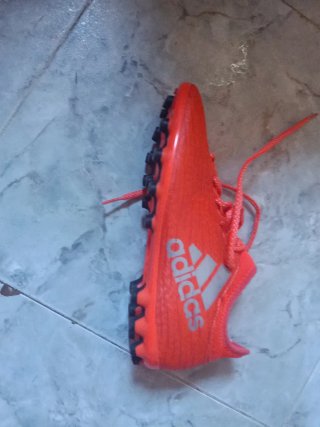 Scarpe da calcio rosse