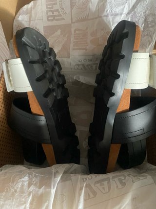 Sandalias Camper modelo Brutus Negras y Blancas