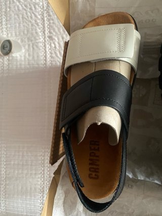 Sandalias Camper modelo Brutus Negras y Blancas