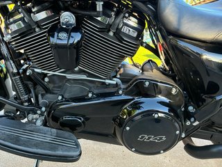 Harley-Davidson Negra Cruiser/Touring