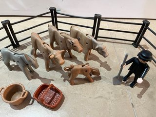 Lote Playmobil Granja Animales y vallado