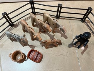 Lote Playmobil Granja Animales y vallado