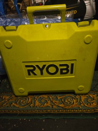Taladro RYOBI a batería + 2 baterías