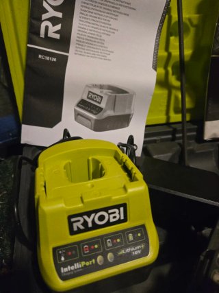 Taladro RYOBI a batería + 2 baterías