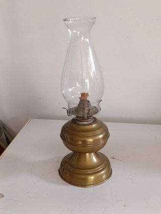 Lampada a olio antica in ottone