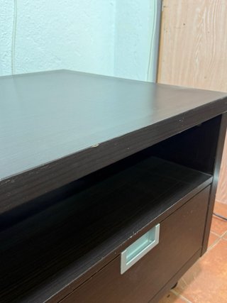 Mueble TV marrón y blanco