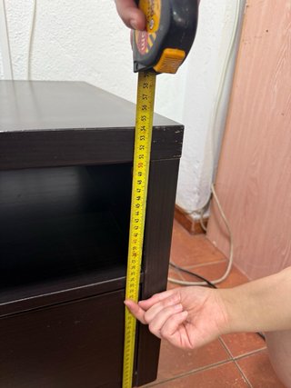 Mueble TV marrón y blanco