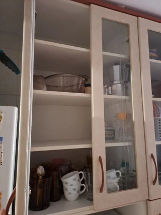 Mueble de cocina beige y multicolor