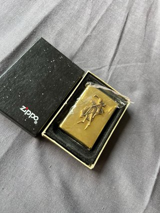 Zippo XII Dorado con Diseño de Jinete 1996