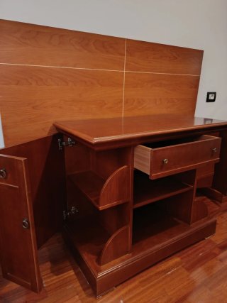 Mueble TV madera marrón