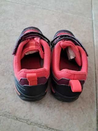 Zapatillas Trekking Niña Rosa y Morado. Talla 31