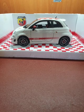 Fiat 500 Abarth Bburago scala da 1/18