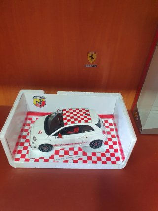 Fiat 500 Abarth Bburago scala da 1/18