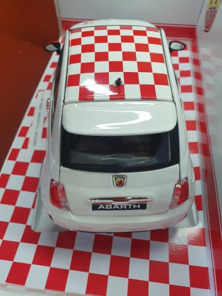 Fiat 500 Abarth Bburago scala da 1/18