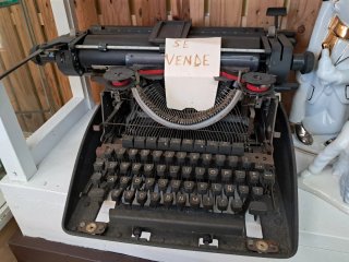 Máquina de escribir antigua