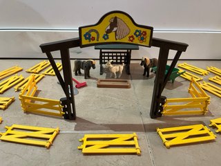 Lote Playmobil vallado granja