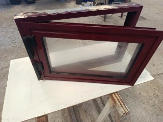 Ventana aluminio granate 3005