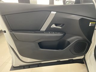 C4 BlueHDi 130 S&S EAT8 Feel Pack 96 kW 5P Automát