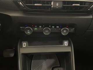 C4 BlueHDi 130 S&S EAT8 Feel Pack 96 kW 5P Automát