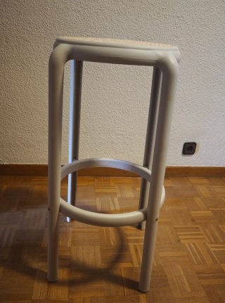 Taburete alto moderno