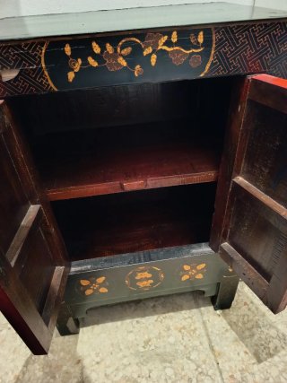 Mueble estilo oriental d madera pintado rojo/negro