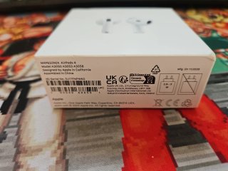 AirPods 4