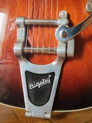 Guitarra Gretsch G5622T Semi Hollow