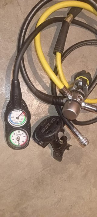 Chaleco y regulador de buceo