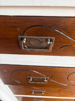 Cómoda vintage madera blanca y marrón