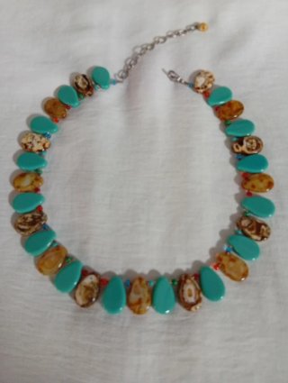 Collar de piedras naturales multicolor