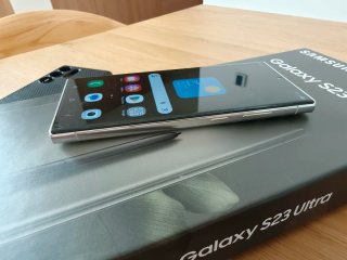 Samsung Galaxy S23 Ultra 256GB Crema + Cargador