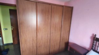 Armario de madera grande